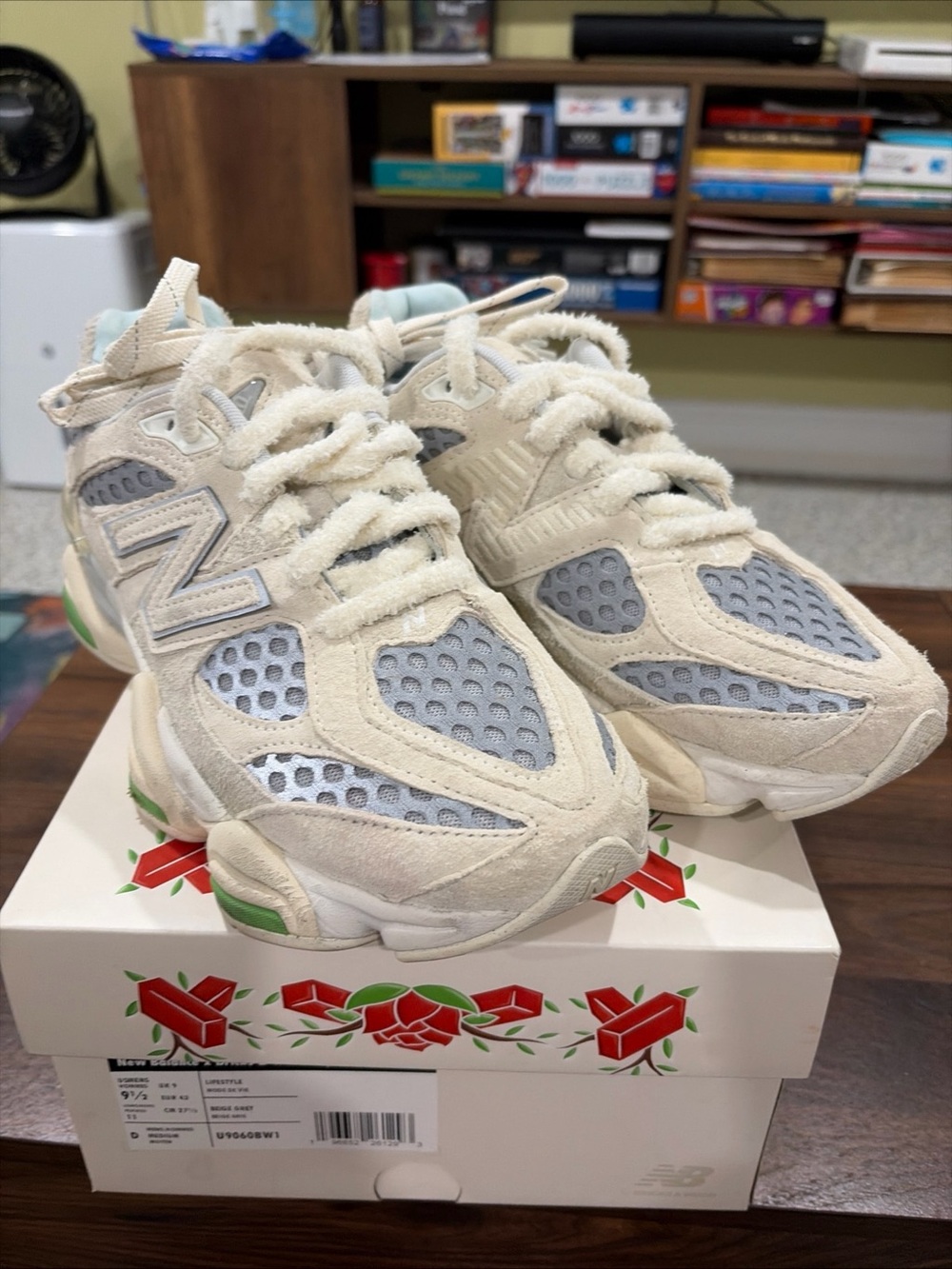 New Balance 9060 Bricks & Wood Sz 9.5 men’s